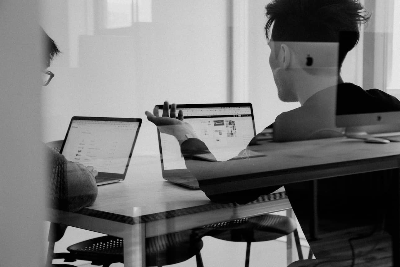 Expertises CapSudMedia : site vitrine, boutique en ligne, référencement SEO, automatisations, applications sur mesure pour votre croissance.